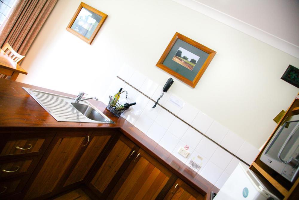 Hotel Perricoota Vines Retreat Moama Habitación foto
