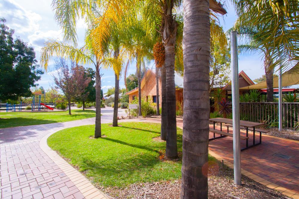 Hotel Perricoota Vines Retreat Moama Exterior foto